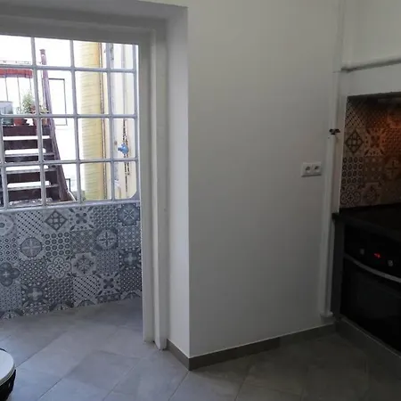 Апартаменти 3 Bedrooms Ap In Graca - Great For Families&groups *
